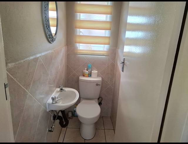 2 BEDROOM SECTIONAL TITLE FOR SALE IN WENTWORTH PARK